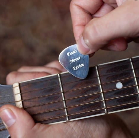 How to Hold a Guitar Pick Properly: A Guide for Beginners | Sharpens