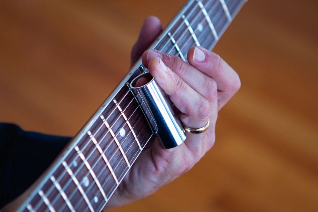 How to Play Slide Guitar and Master It (Guide) Sharpens